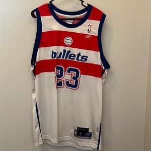Mens throwback bullets jersey. Size large. No flaws.